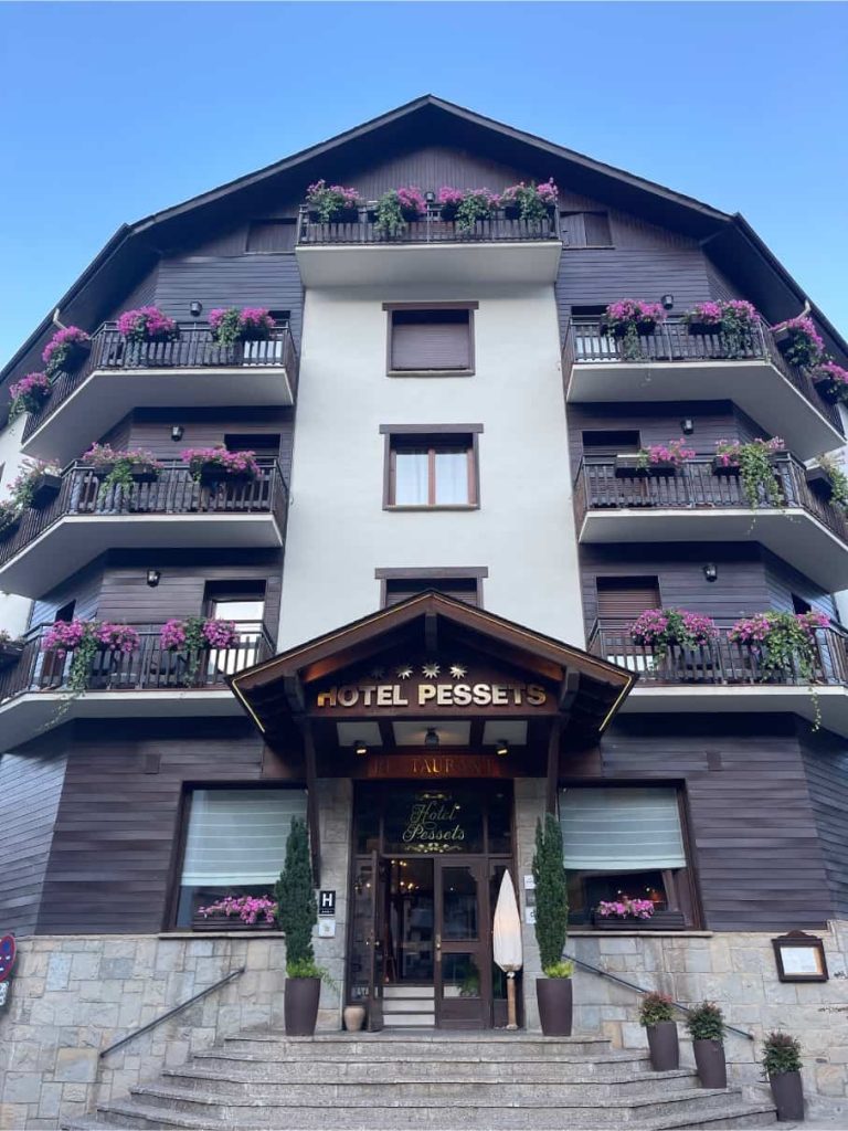 Hotel Pessets en Sort - Pirineu de Lleida